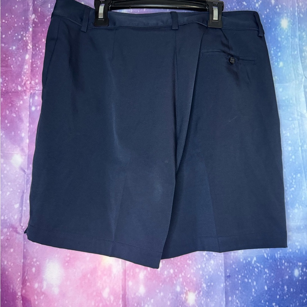 Lady Hagen shorts 🛍 - Picture 3 of 3